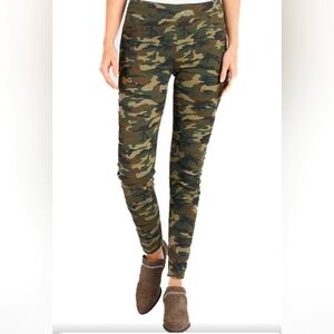 Coco + Carmen Jennings